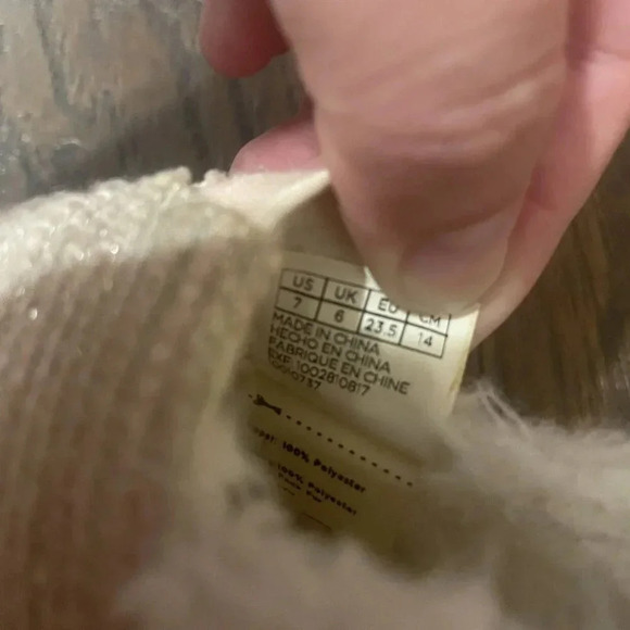 Tom's Pink & Silver Glitter Faux Fur Slippers Size 7 Toddle - Picture 4 of 4